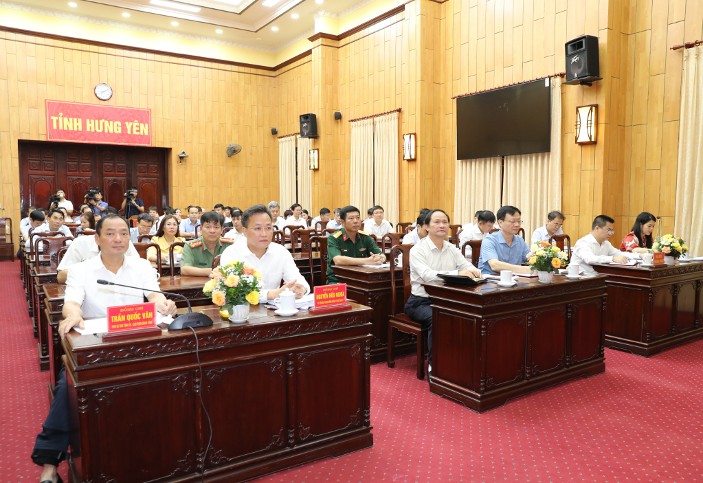   The Conference of the 32nd Provincial Party Executive Committee